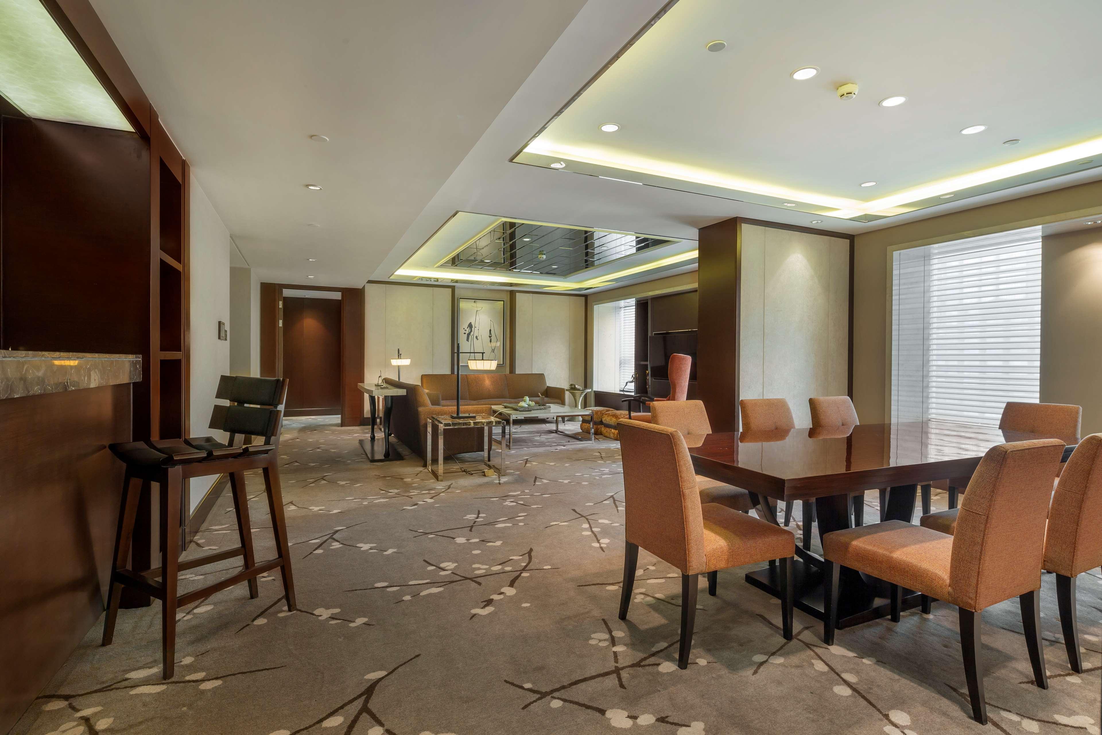 Hotel Doubletree By Hilton Chongqing - Guanyinqiao Railway Station Exterior foto